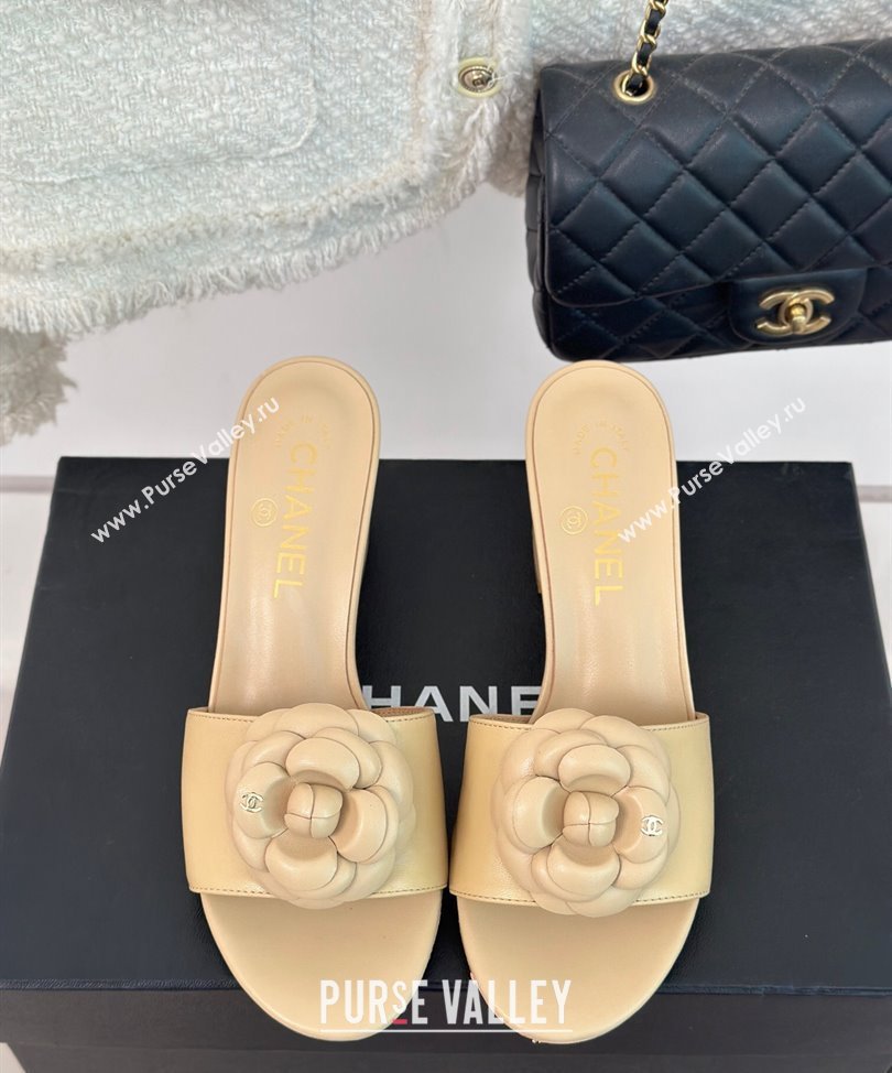 Chanel Heel 6.5cm Lambskin Mules with Camellia G45499 Beige 2024 (modeng-24030416)