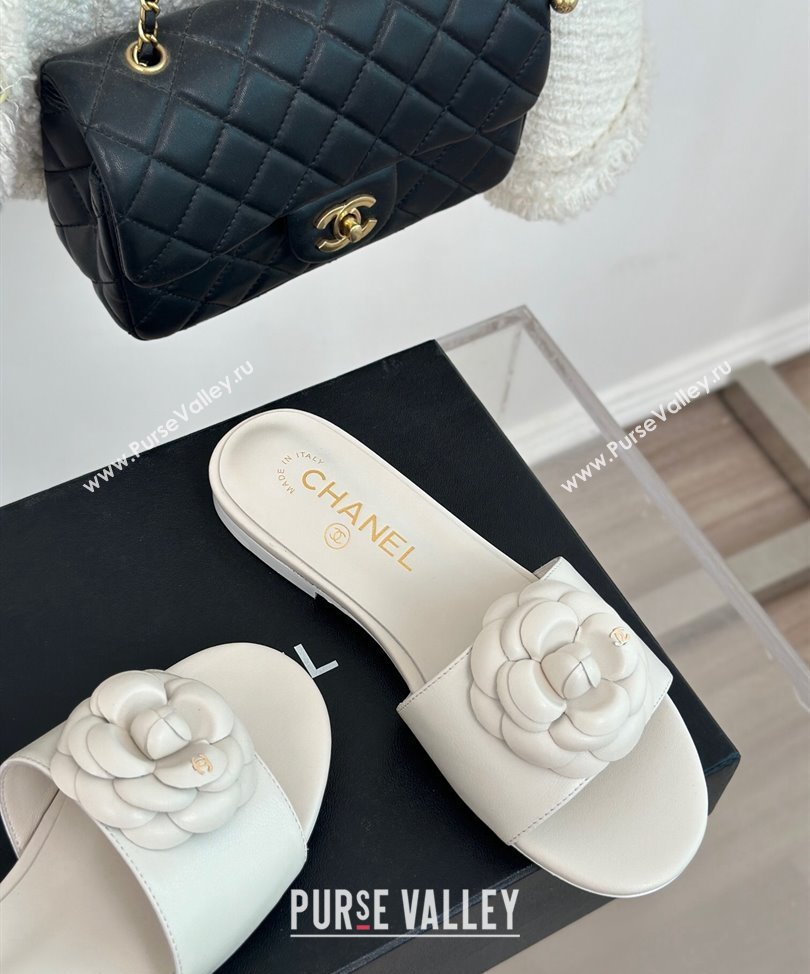 Chanel Heel 1.5cm Lambskin Mules with Camellia G45499 White 2024 (modeng-24030418)