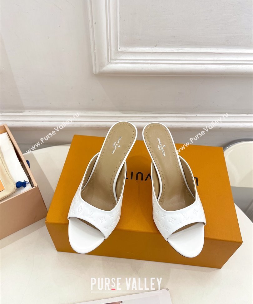 Louis Vuitton Heel 8.5cm Super Mules in Monogram-debossed patent calf leather White 2024 (modeng-24030603)