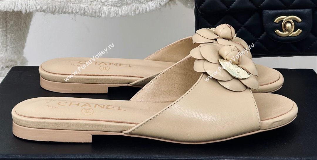 Chanel Heel 1.5cm Lambskin Mules with Camellia Beige 2024 (modeng-24030413)