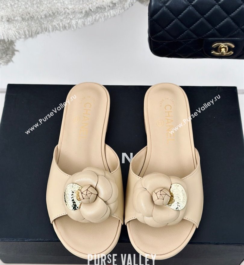 Chanel Heel 1.5cm Lambskin Mules with Camellia Beige 2024 (modeng-24030413)