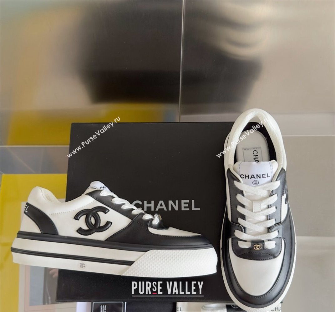 Chanel Calfskin CC Logo Sneakers Top Quality White/Black 2024 (guoran-24030506)