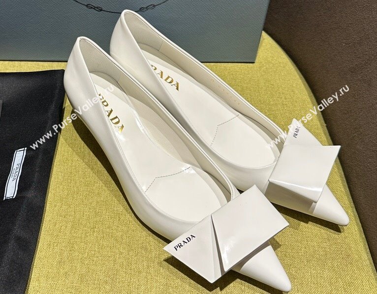 Prada Heel 4.5cm Brushed leather pumps with Architectural details White 2024 (modeng-24030802)