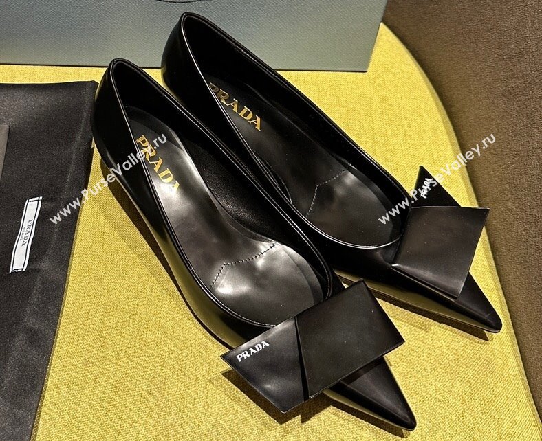 Prada Heel 4.5cm Brushed leather pumps with Architectural details Black 2024 (modeng-24030801)