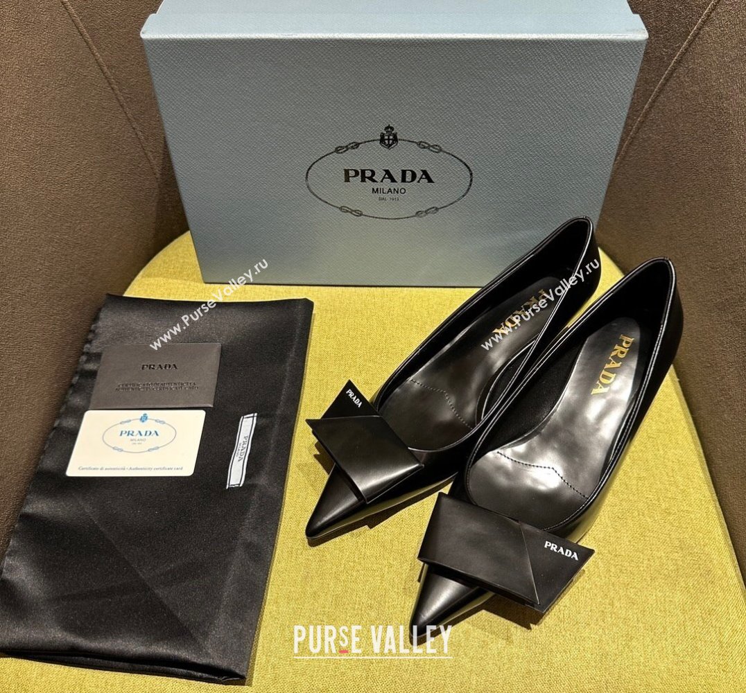 Prada Heel 4.5cm Brushed leather pumps with Architectural details Black 2024 (modeng-24030801)