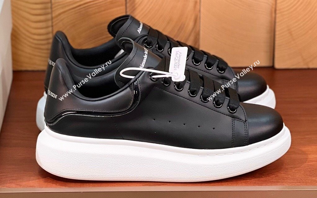 Alexander McQueen Oversized Women/Men Sneakers in Calf Leather 10 2024 (kaola-24030810)