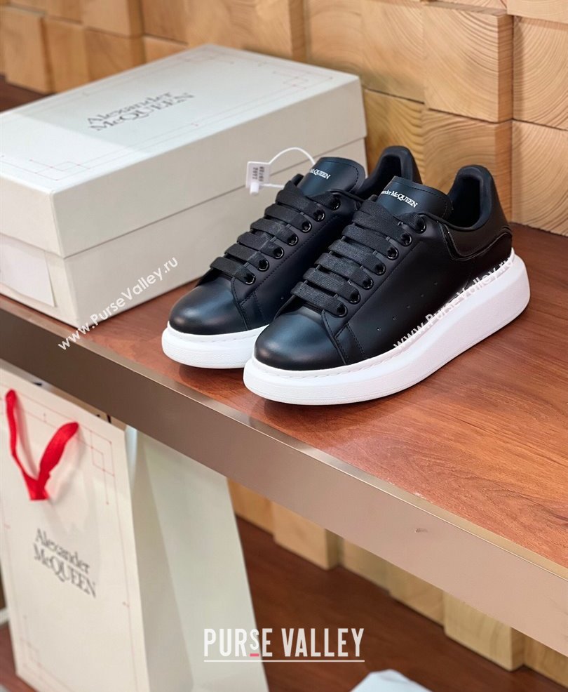 Alexander McQueen Oversized Women/Men Sneakers in Calf Leather 10 2024 (kaola-24030810)