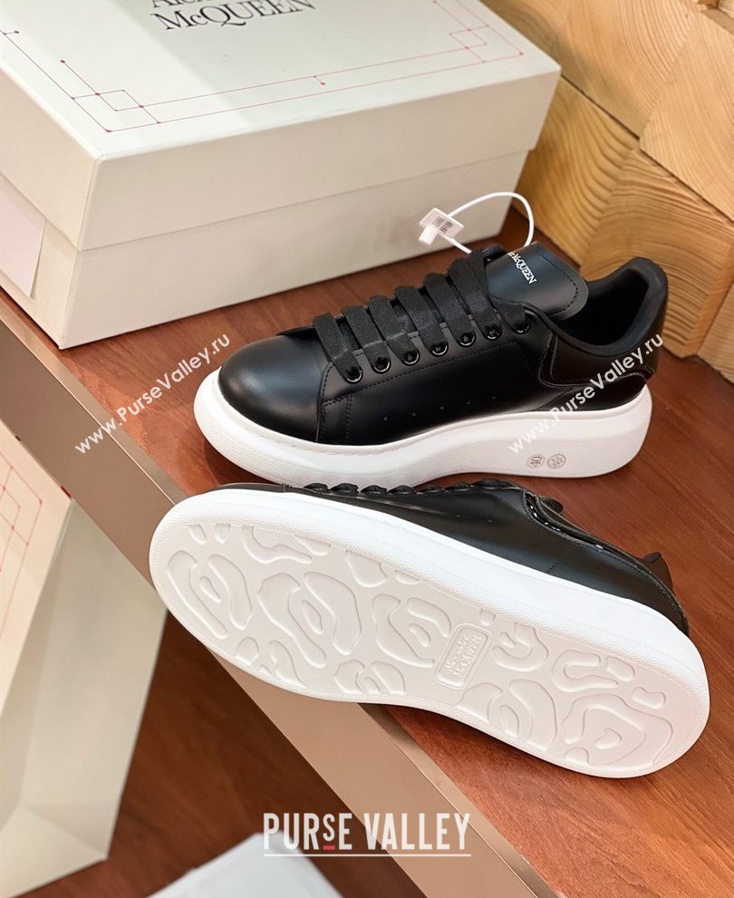 Alexander McQueen Oversized Women/Men Sneakers in Calf Leather 10 2024 (kaola-24030810)