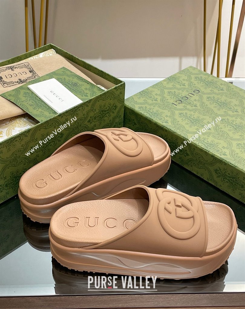 Gucci Women/Men platform Rubber slide sandals with Interlocking G Beige 2024 (modeng-24031121)