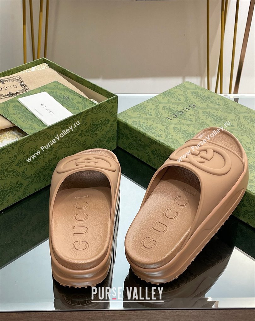 Gucci Women/Men platform Rubber slide sandals with Interlocking G Beige 2024 (modeng-24031121)