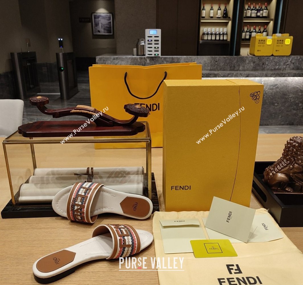 Fendi Signature embroidered-logo Slides White/Multicolor 2024 (modeng-24032057)