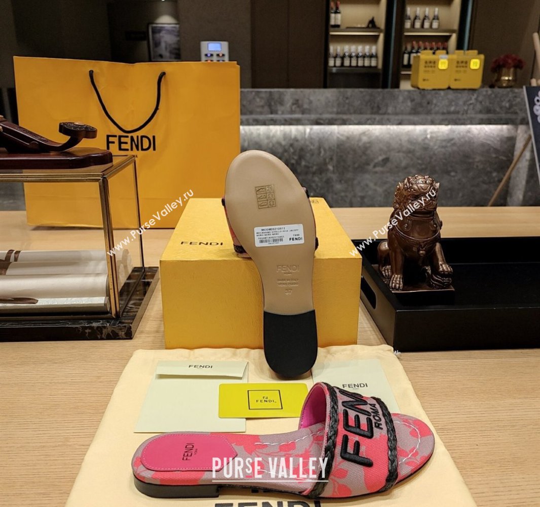 Fendi Signature Slides in canvas Pink with all-over floral print 2024 (modeng-24032054)