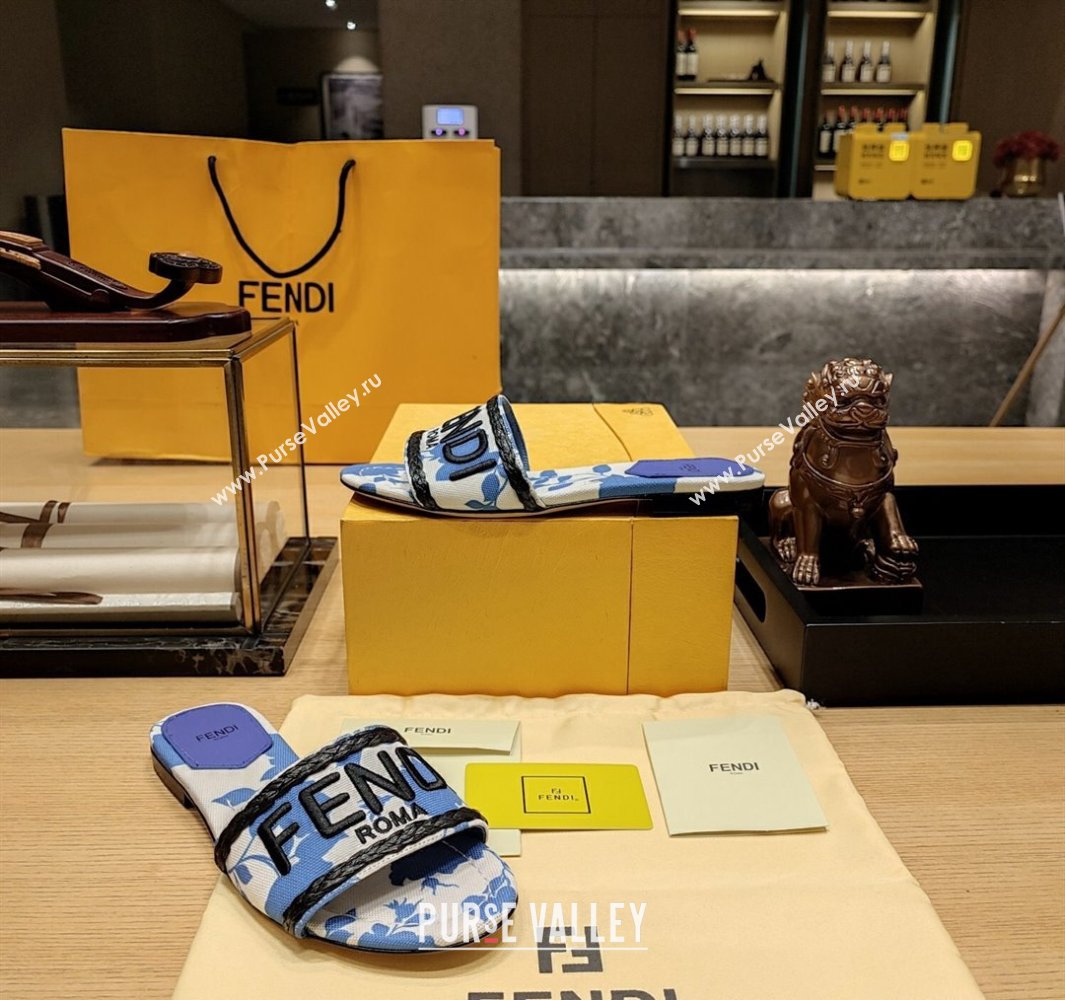 Fendi Signature Slides in canvas Blue with all-over floral print 2024 (modeng-24032056)