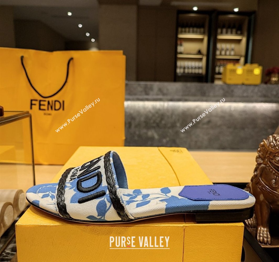 Fendi Signature Slides in canvas Blue with all-over floral print 2024 (modeng-24032056)