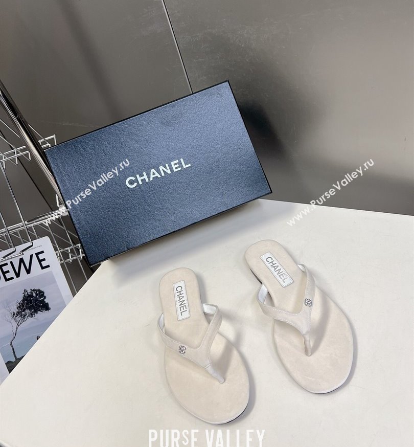 Chanel Crystal CC Logo Thong Sandals Velvet White 2024 (modeng-24031149)