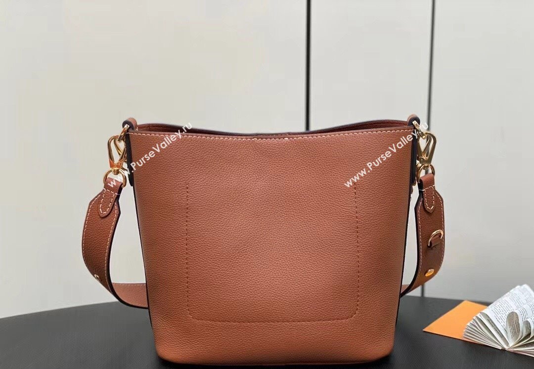 Louis Vuitton Grained calf leather Lock and Walk Bag M24165 Cognac Brown 2024 (kiki-24031902)