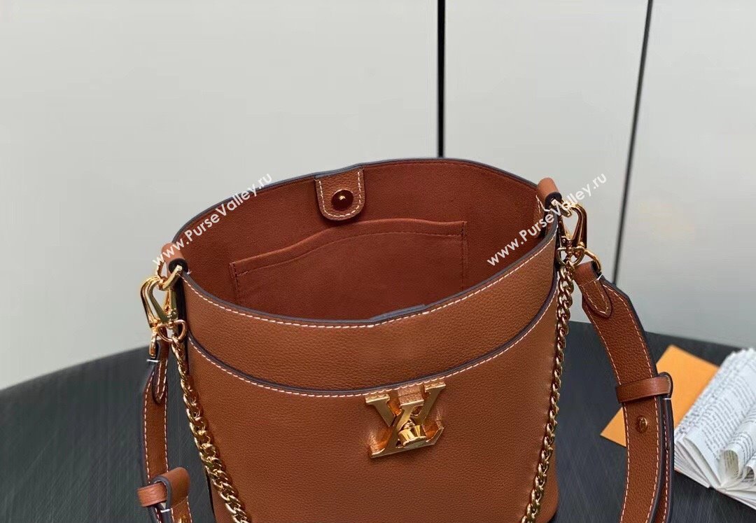 Louis Vuitton Grained calf leather Lock and Walk Bag M24165 Cognac Brown 2024 (kiki-24031902)