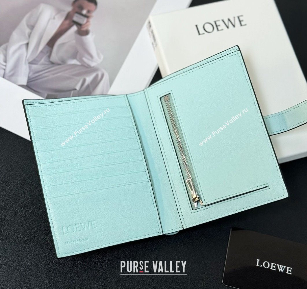 Loewe Medium vertical wallet in soft grained calfskin Creamy (hongyun-24032020)