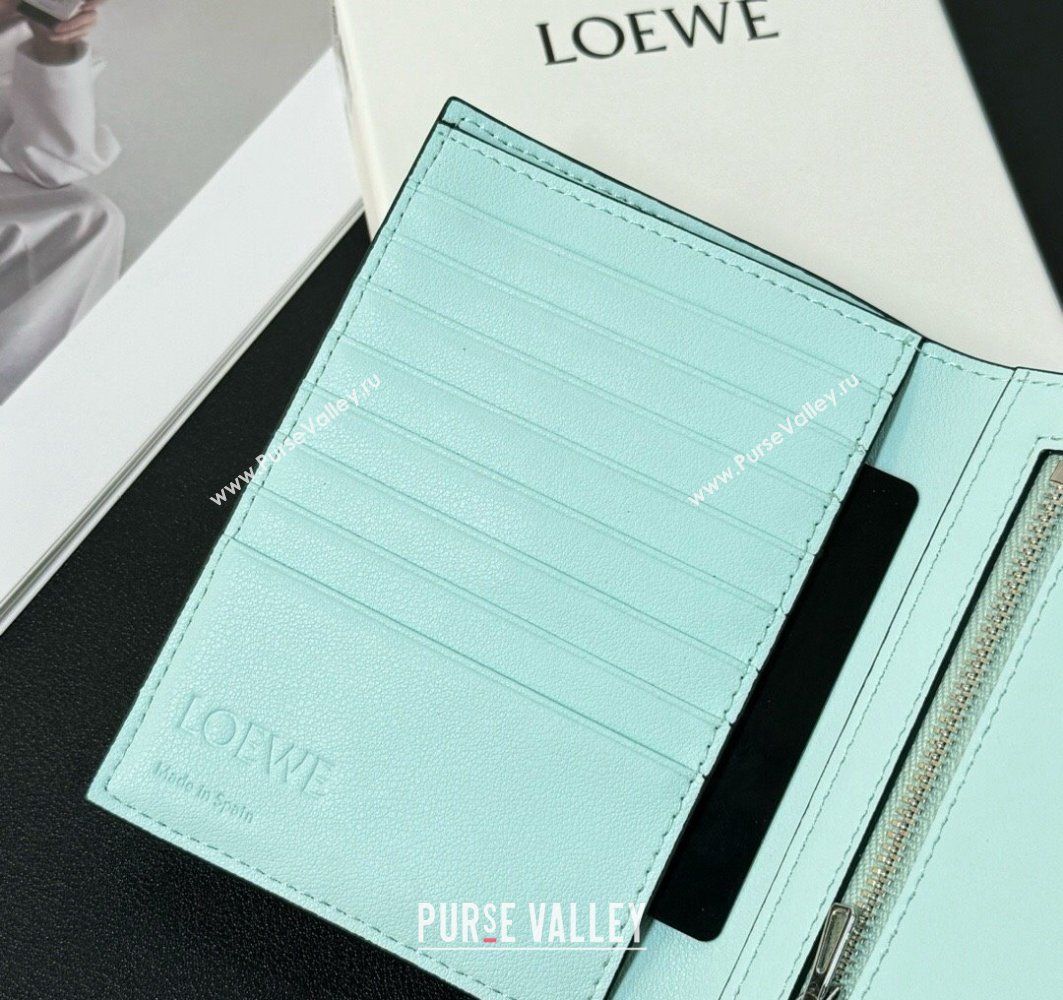 Loewe Medium vertical wallet in soft grained calfskin Creamy (hongyun-24032020)