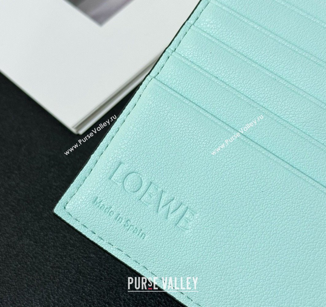 Loewe Medium vertical wallet in soft grained calfskin Creamy (hongyun-24032020)