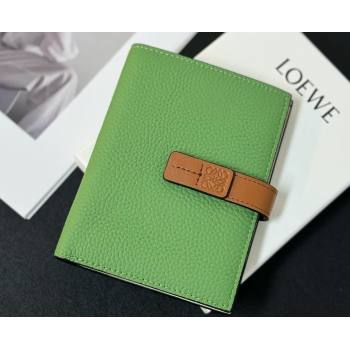 Loewe Medium vertical wallet in soft grained calfskin Green (hongyun-24032022)