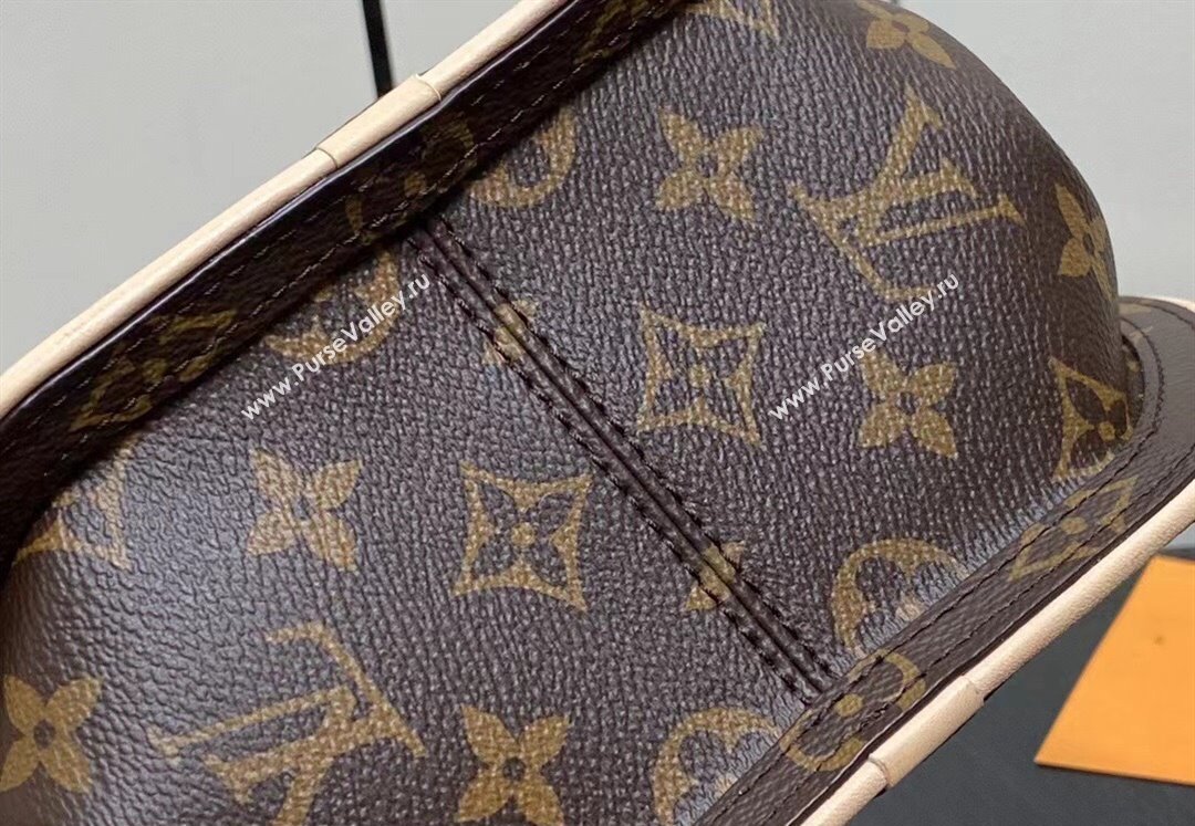 Louis Vuitton Monogram Canvas Around Me PM Bag M47117 2024 (kiki-24031903)