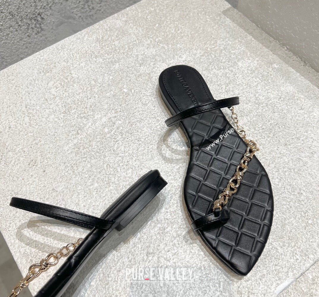 Bottega Veneta Leaf Flat Thong Sandals Black with signature knot chain embellishment 2024 (modeng-24032673)