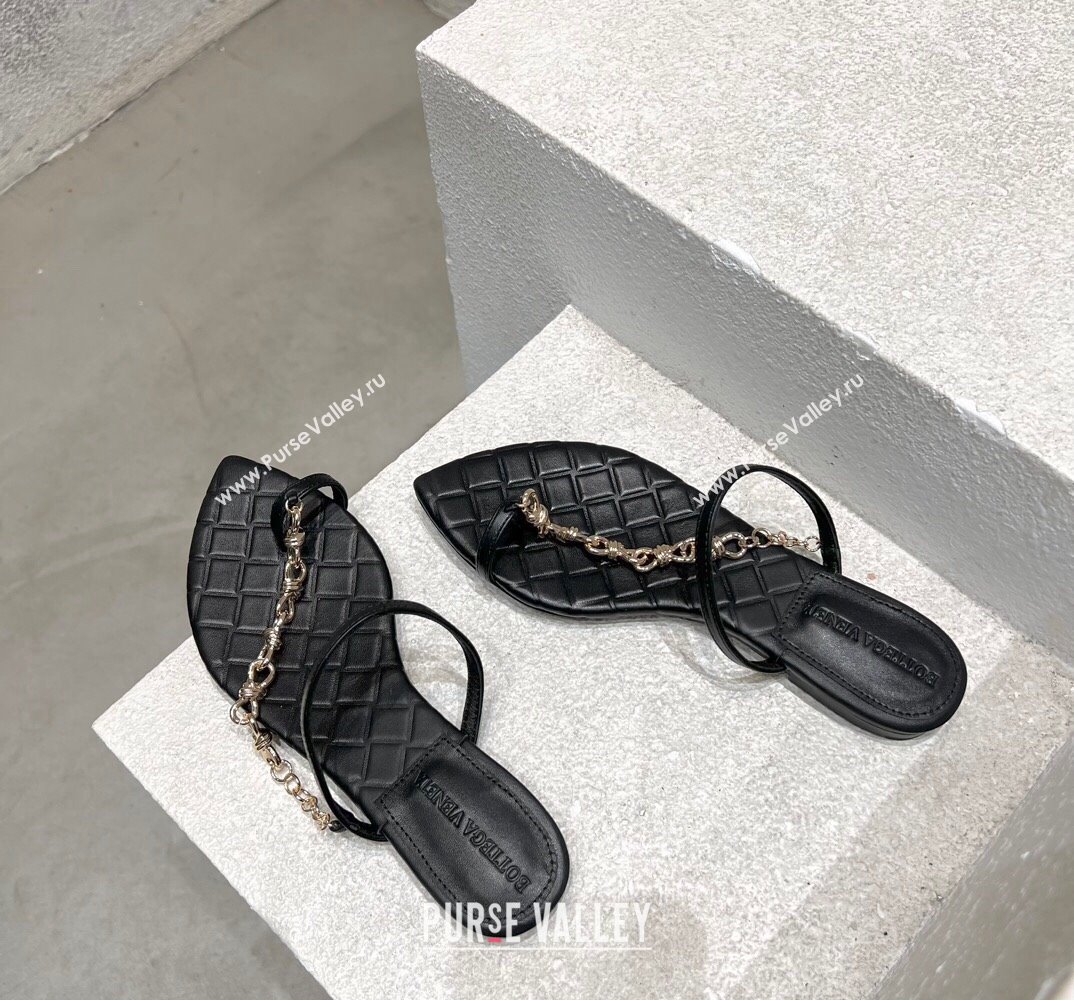 Bottega Veneta Leaf Flat Thong Sandals Black with signature knot chain embellishment 2024 (modeng-24032673)