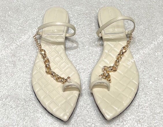 Bottega Veneta Leaf Flat Thong Sandals Creamy with signature knot chain embellishment 2024 (modeng-24032674)