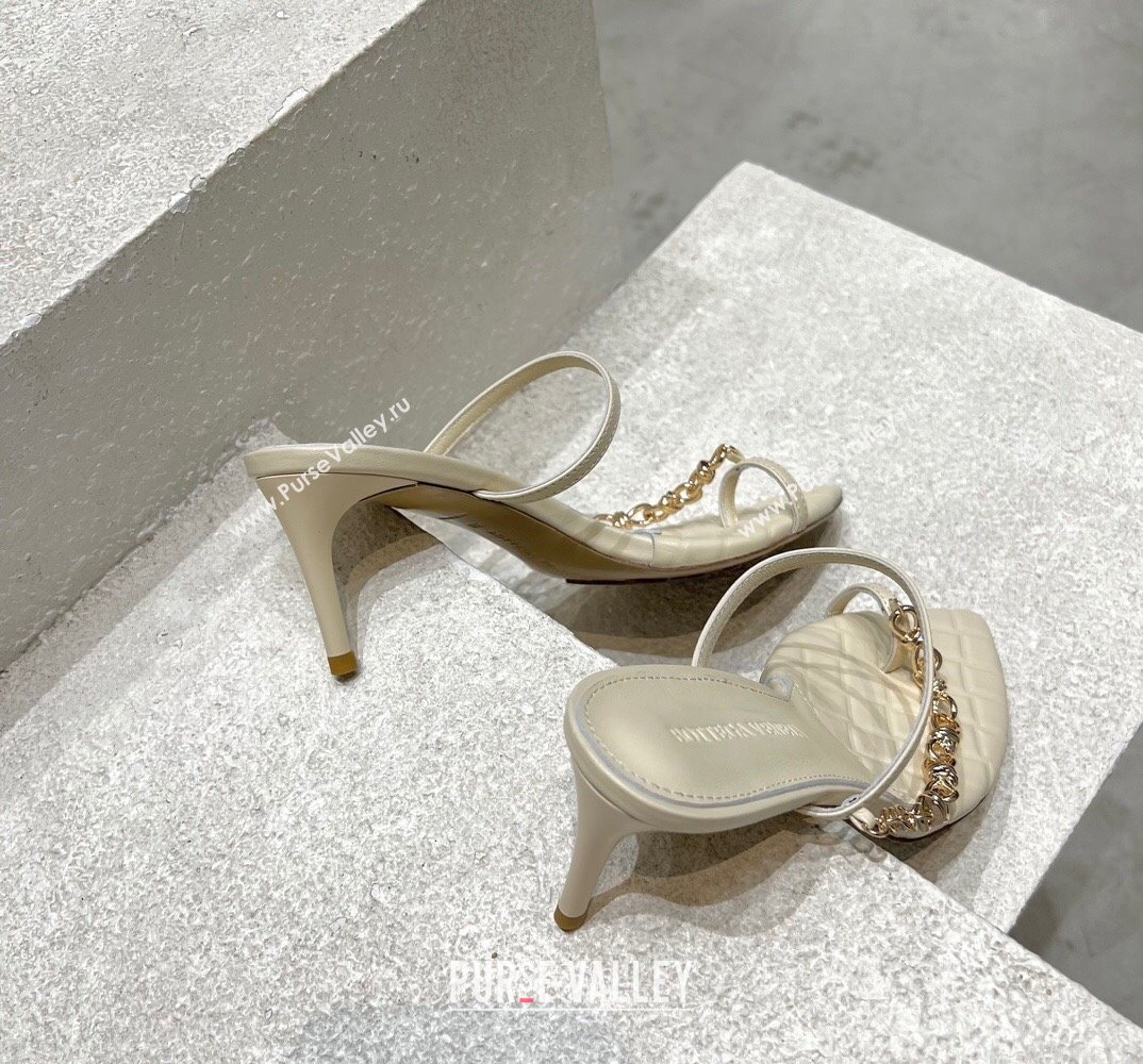 Bottega Veneta Heel 6.5cm Leaf Thong Sandals Creamy with signature knot chain embellishment 2024 (modeng-24032672)