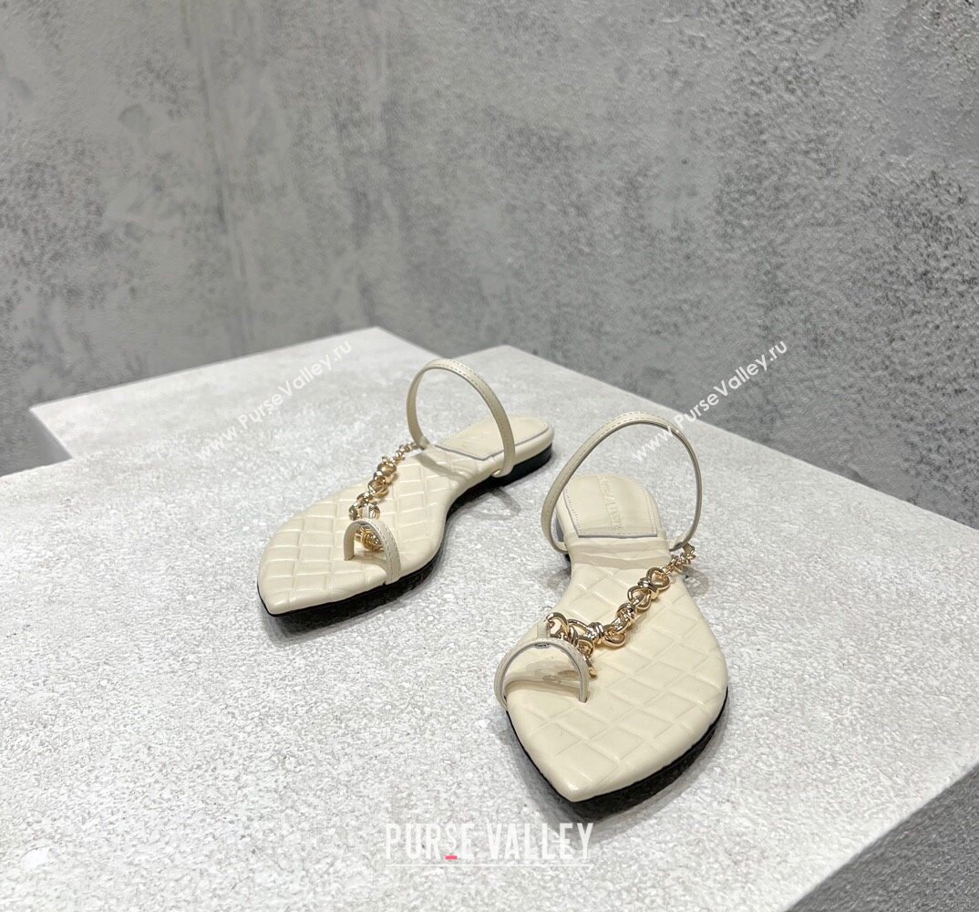 Bottega Veneta Leaf Flat Thong Sandals Creamy with signature knot chain embellishment 2024 (modeng-24032674)