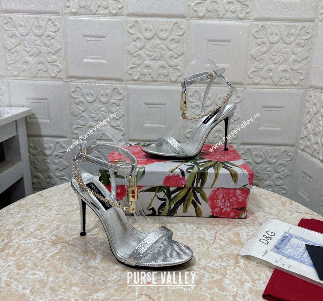 Dolce Gabbana Heel 10.5cm Karung sandals Silver with chain and charm 2024 (modeng-24032917)