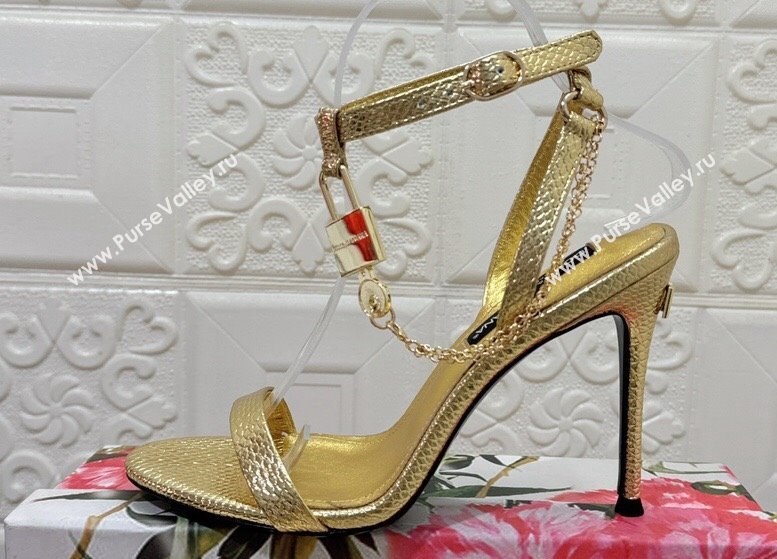 Dolce Gabbana Heel 10.5cm Karung sandals Gold with chain and charm 2024 (modeng-24032916)