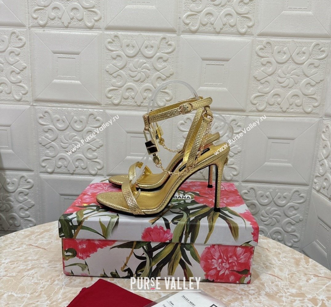 Dolce Gabbana Heel 10.5cm Karung sandals Gold with chain and charm 2024 (modeng-24032916)