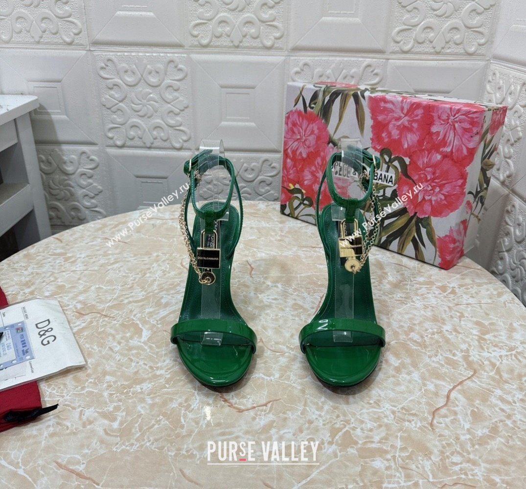 Dolce Gabbana Heel 10.5cm Patent leather sandals Green with chain and charm 2024 (modeng-24032909)