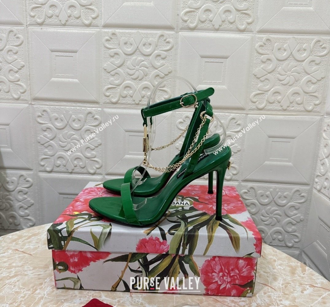 Dolce Gabbana Heel 10.5cm Patent leather sandals Green with chain and charm 2024 (modeng-24032909)