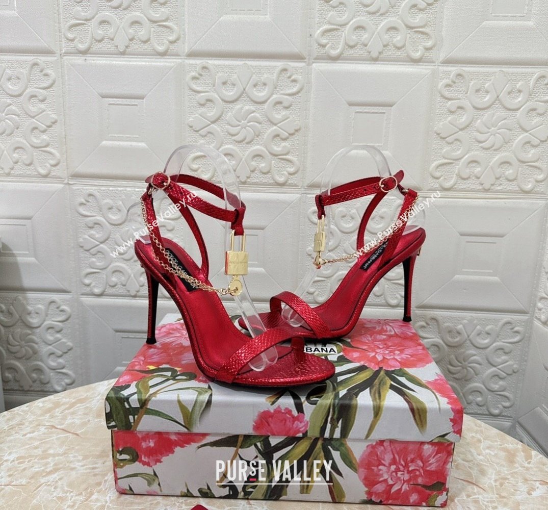 Dolce Gabbana Heel 10.5cm Karung sandals Red with chain and charm 2024 (modeng-24032913)