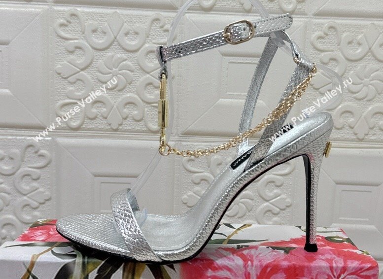 Dolce Gabbana Heel 10.5cm Karung sandals Silver with chain and charm 2024 (modeng-24032917)