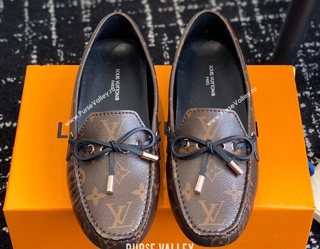 Louis Vuitton Gloria Flat Loafers in Monogram Canvas (jincheng-24032707)
