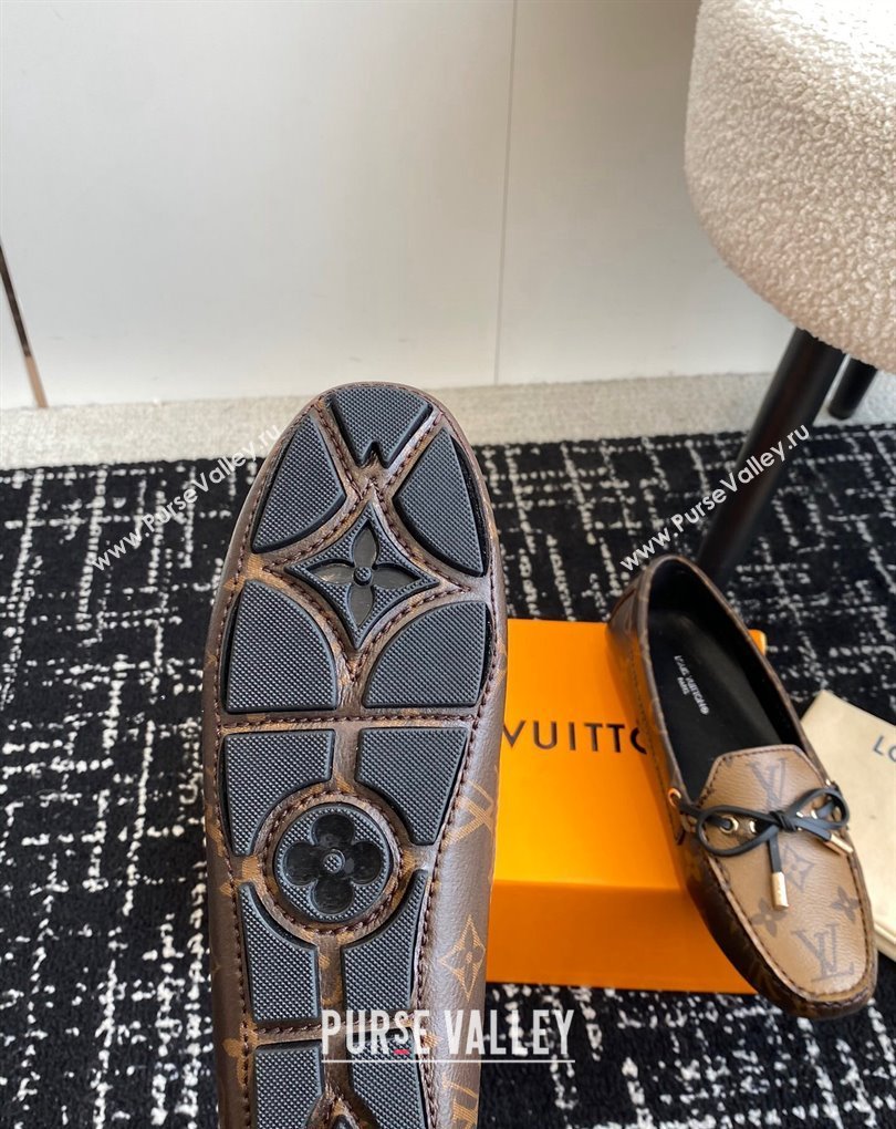 Louis Vuitton Gloria Flat Loafers in Monogram Reverse Canvas (jincheng-24032708)