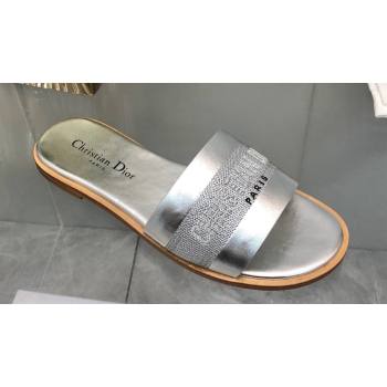 Dior Dway Slides in Silver Calfskin and Embroidered Cotton 2024 (modeng-24033016)