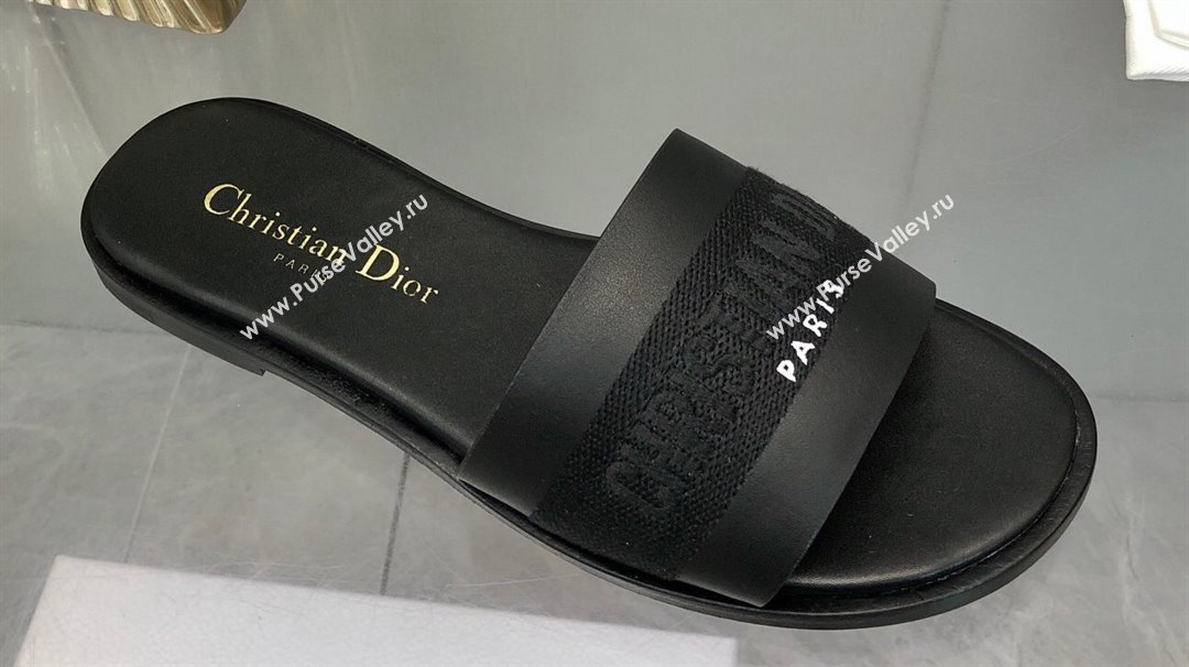 Dior Dway Slides in Black Calfskin and Embroidered Cotton 2024 (modeng-24033010)