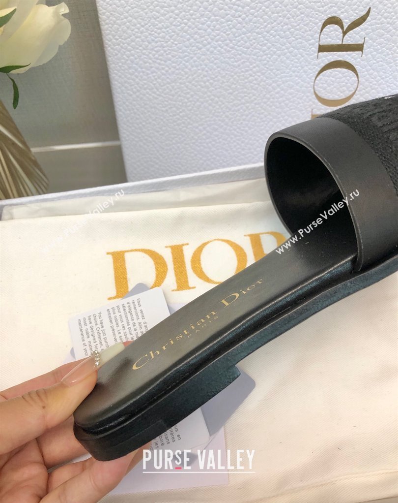 Dior Dway Slides in Black Calfskin and Embroidered Cotton 2024 (modeng-24033010)