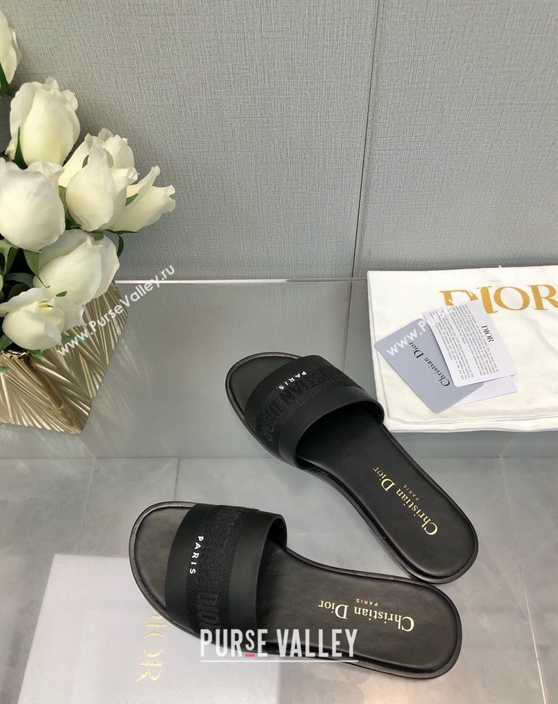 Dior Dway Slides in Black Calfskin and Embroidered Cotton 2024 (modeng-24033010)