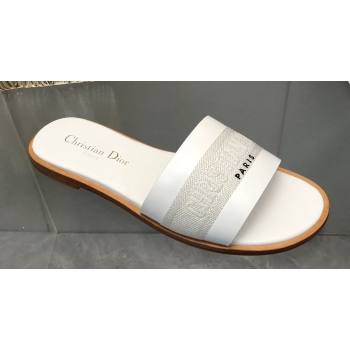 Dior Dway Slides in White Calfskin and Embroidered Cotton 2024 (modeng-24033011)