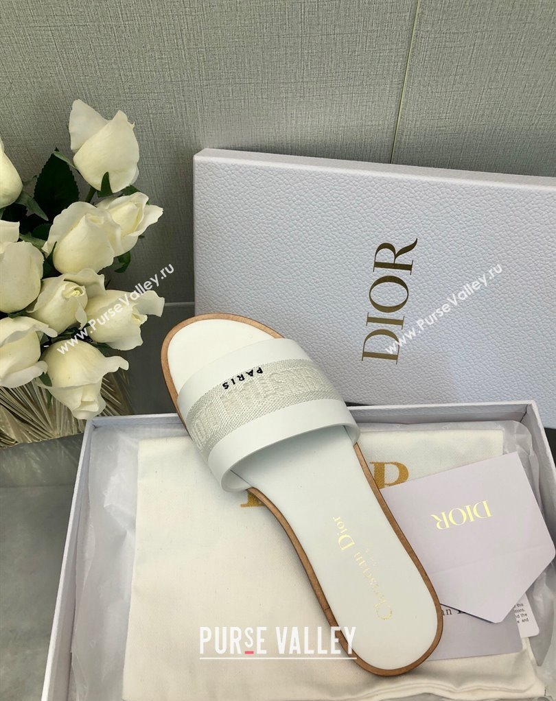 Dior Dway Slides in White Calfskin and Embroidered Cotton 2024 (modeng-24033011)