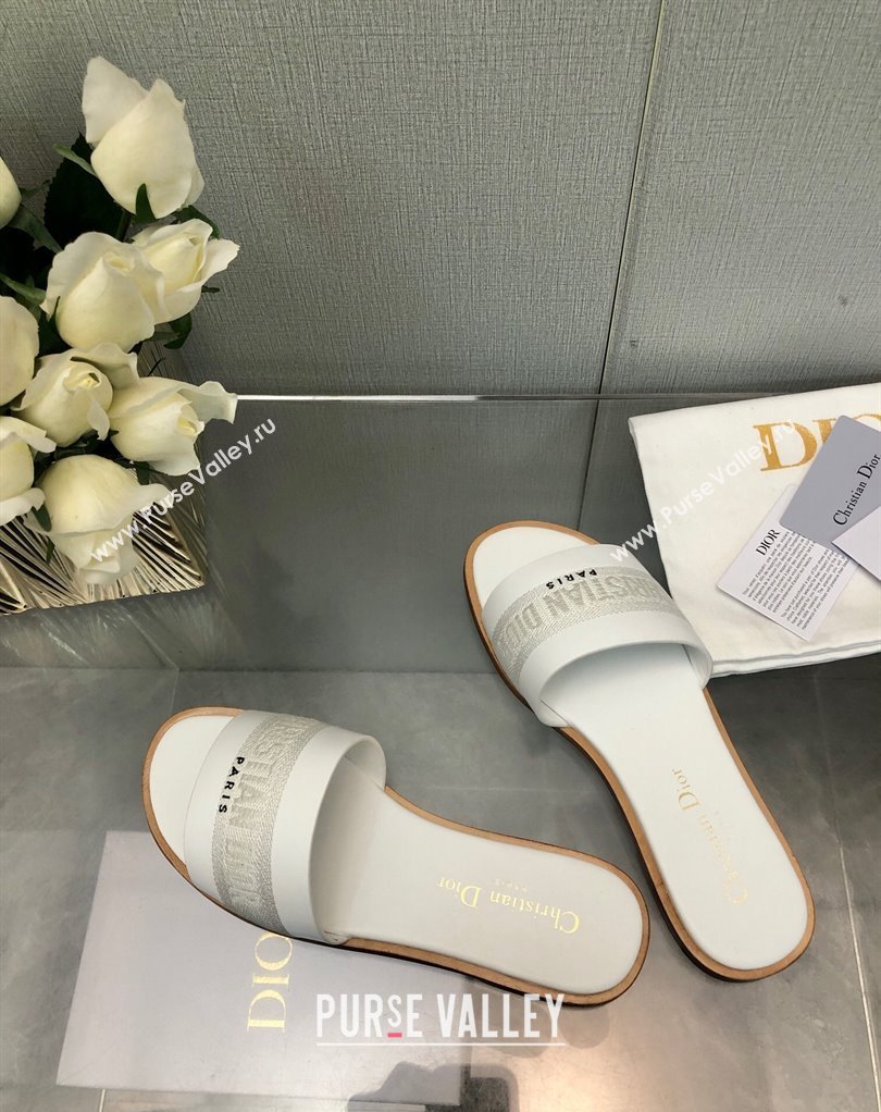 Dior Dway Slides in White Calfskin and Embroidered Cotton 2024 (modeng-24033011)