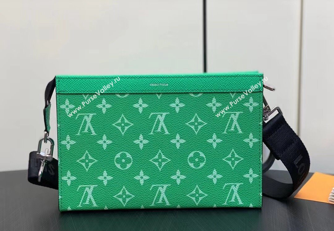 Louis Vuitton Taiga leather and Monogram canvas Gaston Wearable Wallet Bag Green 2024 (kiki-24040132)