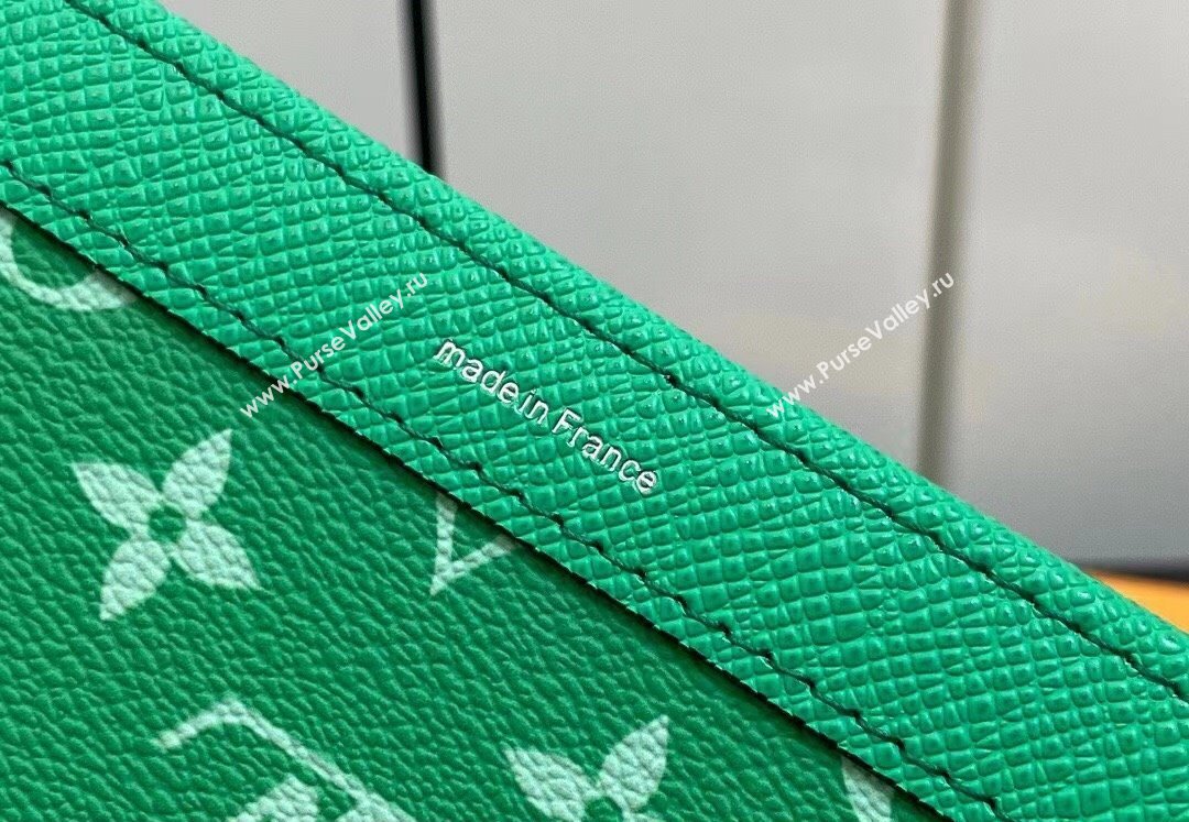 Louis Vuitton Taiga leather and Monogram canvas Gaston Wearable Wallet Bag Green 2024 (kiki-24040132)