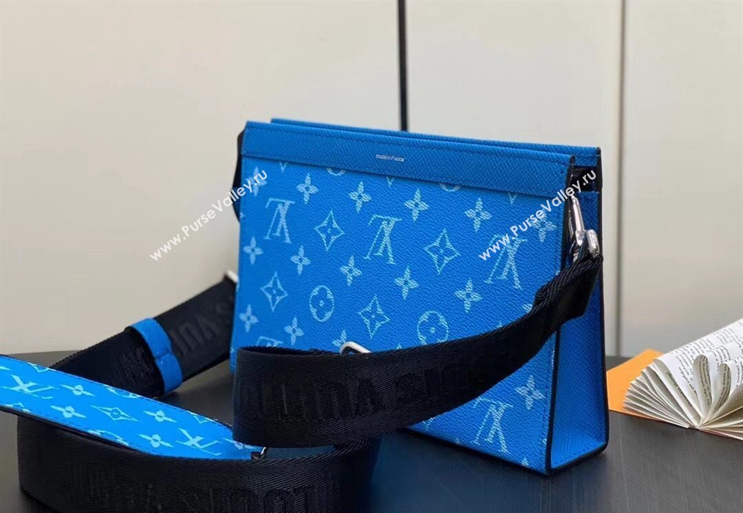 Louis Vuitton Taiga leather and Monogram canvas Gaston Wearable Wallet Bag M83099 Blue 2024 (kiki-24040133)